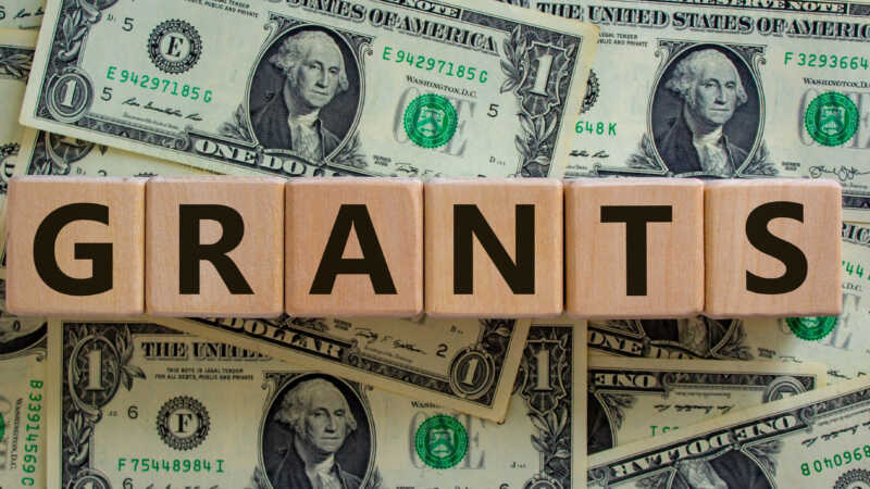 Grants Can Make It Easy to Get Your Online Degree for Less